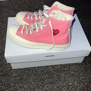Comme des garçons pink heart converse